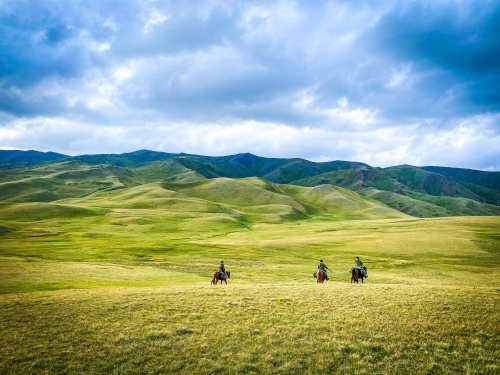 Неизвестная Джунгария на конях ...